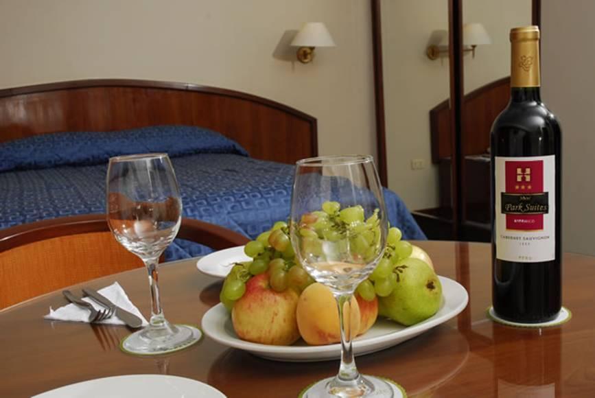 Hotel Park Suites Lima Værelse billede